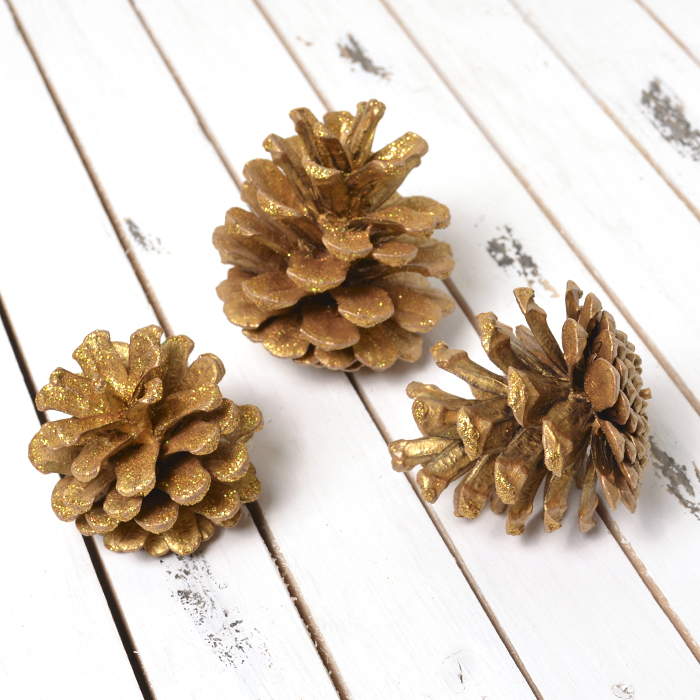 Декор шишка сосны средняя теплый золотой